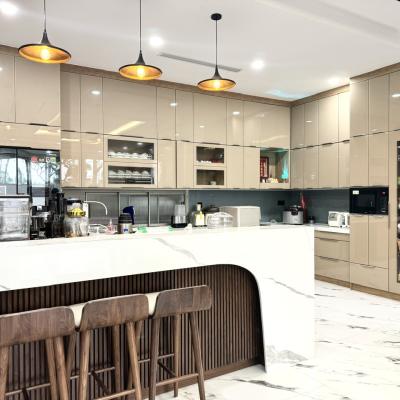 Tủ bếp nhôm hợp kim cánh kính tại Cẩm Lệ - Đà Nẵng